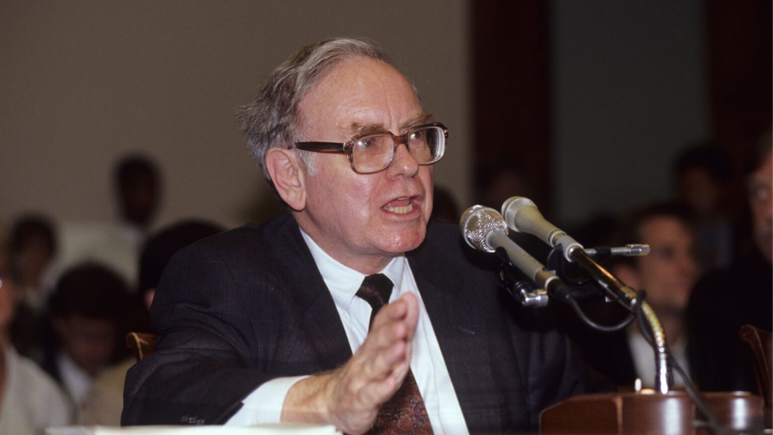 Warren Buffett Compares Market to Gambling as Stock Prices Hit Record Highs