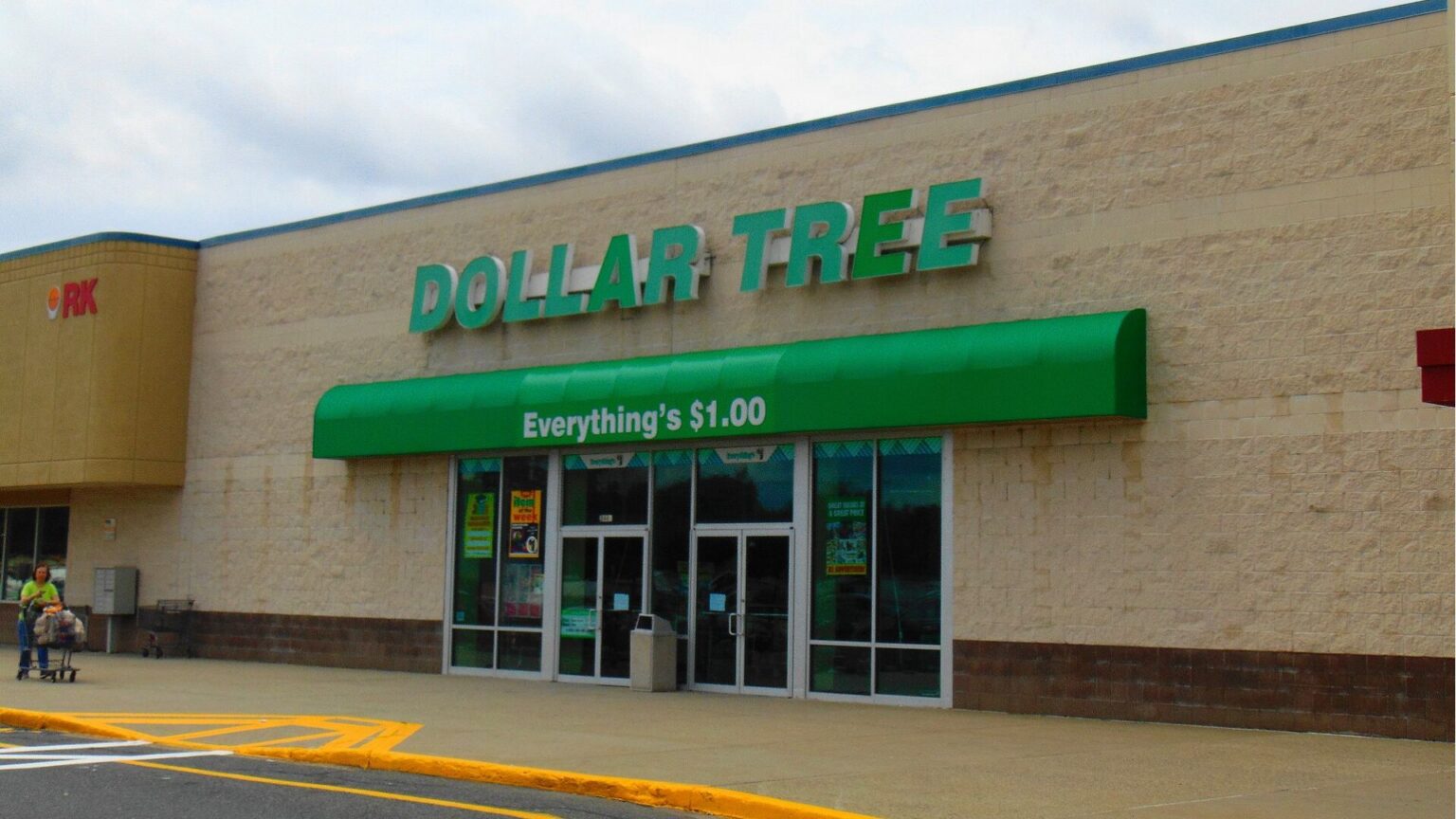 Dollar Tree Closures Raise Concerns for Shoppers as a Third of Its 9,400 Stores Fall Below Standard